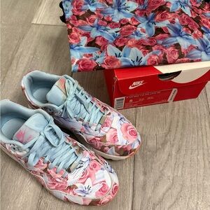 Nike Women's Floral Sneakers - Blue and Pink